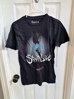 Karol G Strip Love Tour Graphic T-Shirt Tee Black Small,  NWOT